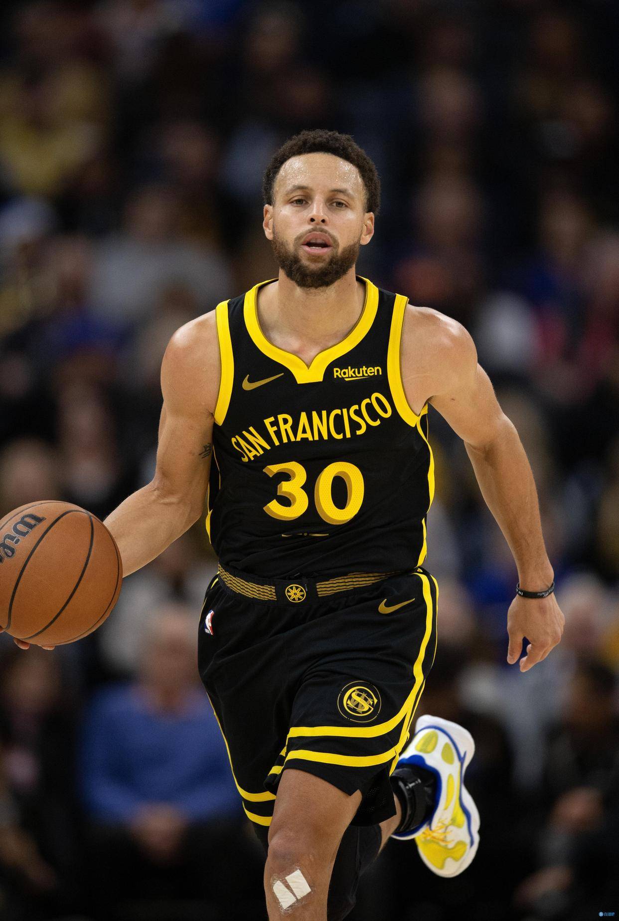 莫雷托：那不勒斯想在冬窗从罗马引进洛伦佐-佩莱格里尼（莫雷托：那不勒斯计划在冬窗向罗马求购洛伦佐-佩莱格里尼）