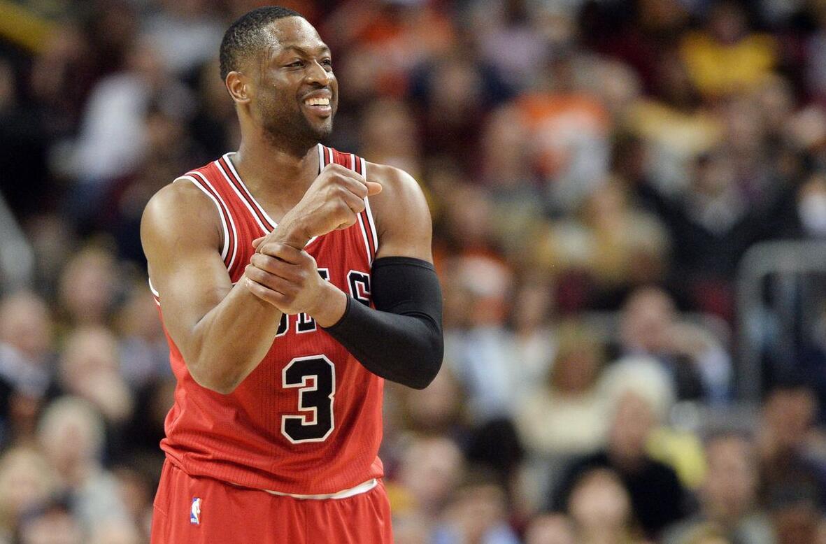 赫内斯：拜仁再次成为一座堡垒；孔帕尼像老母鸡一样保护球员（赫内斯称拜仁重回堡垒之势，孔帕尼如母鸡护仔般庇护球员）