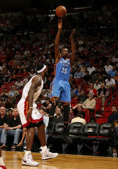 埃贝尔：我们之前收到的邮件说迪亚斯停赛一场；拜仁将上诉（埃贝尔称此前邮件通知迪亚斯仅禁赛一场，拜仁将提起上诉）