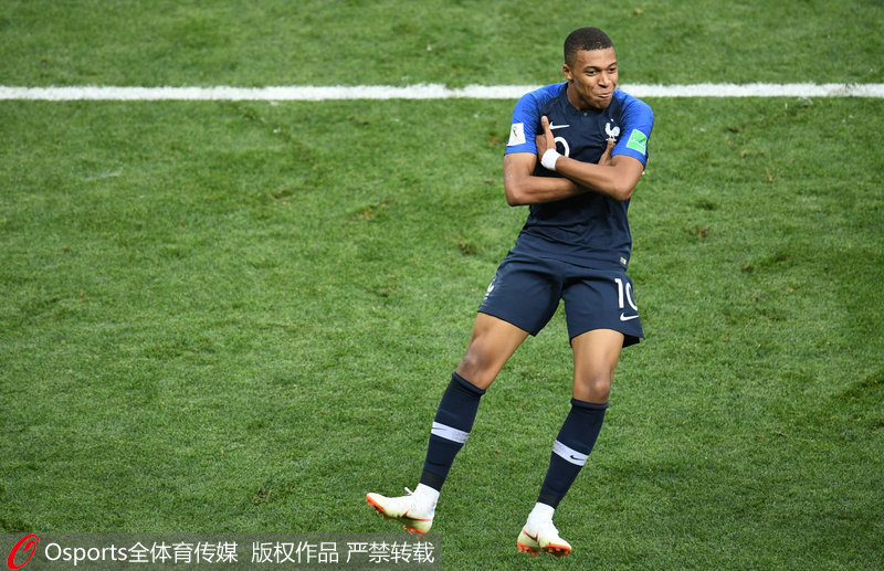 意媒：国米想引进一名年轻中卫，目前共有3个目标