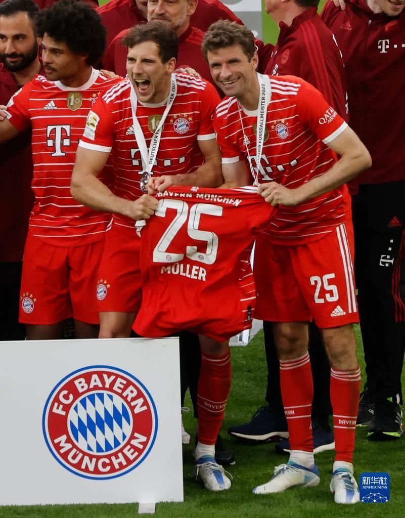 点谁呢？阿莫林整治曼联青训球员不良风气，有人自视甚高摆架子（点名谁？阿莫林整顿曼联青训风纪，部分球员自视过高摆谱）