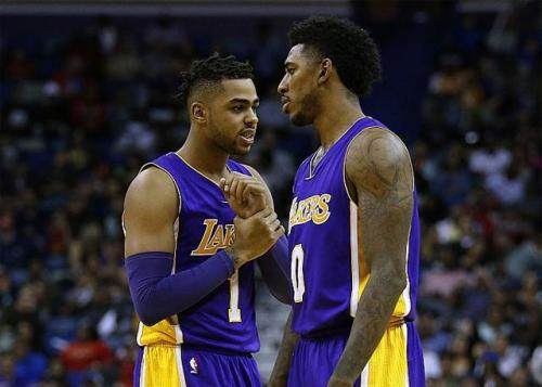 篮球NBA球队球员转会谈判进行中（NBA多队球员转会谈判正酣）