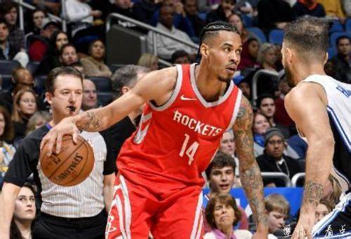 日本队以2-0击败加纳队，堂安律远射破门，阿布受伤离场，日本队近10场全胜，展现强大实力。（日本2-0加纳：堂安律远射建功，阿布伤退，日本近10场全胜展现强势）