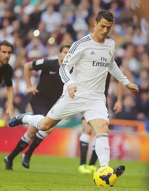 足球中如何快速阅读比赛？（如何在足球比赛中迅速读懂局势？）