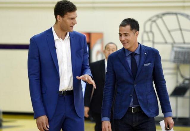 VAR 看了这么久，在犹豫什么？（VAR看了半天，还在等什么？）