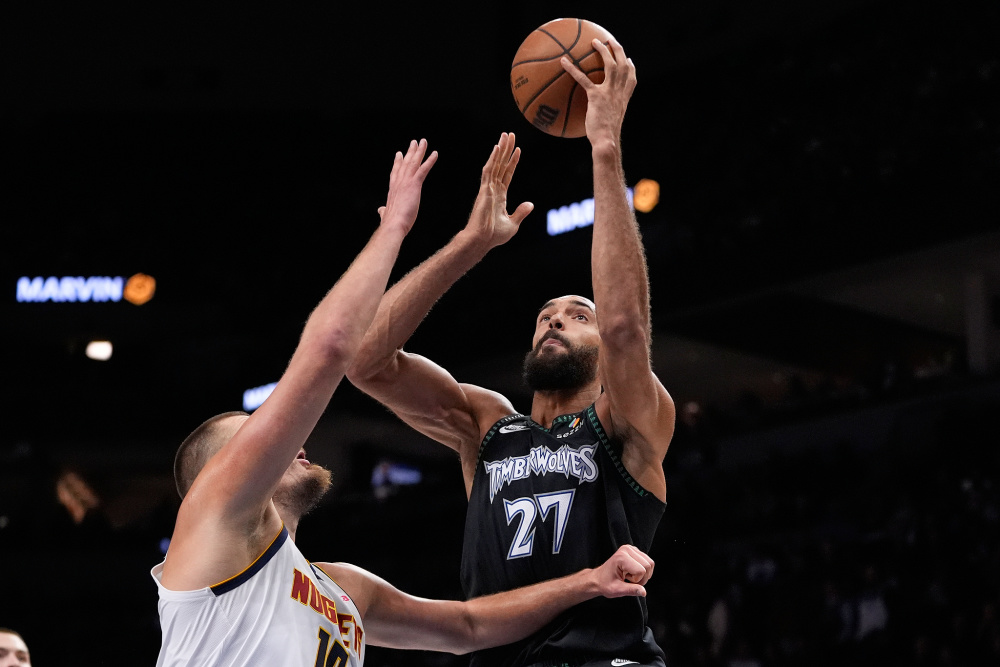 球迷：请你继续保持这个火力！（球迷：请继续火力全开！）